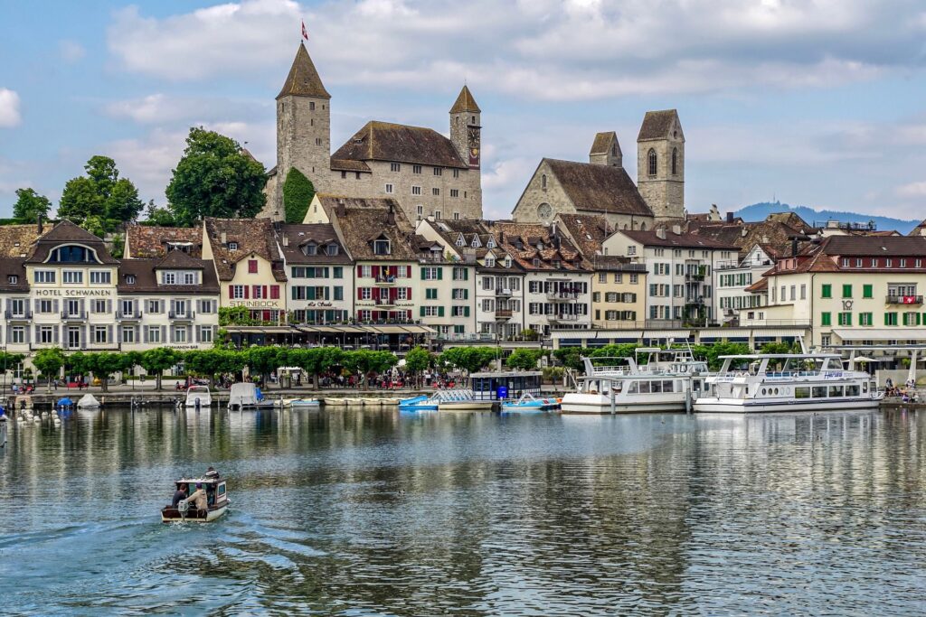 Rapperswil-Jona è un Comune del Cantone San Gallo