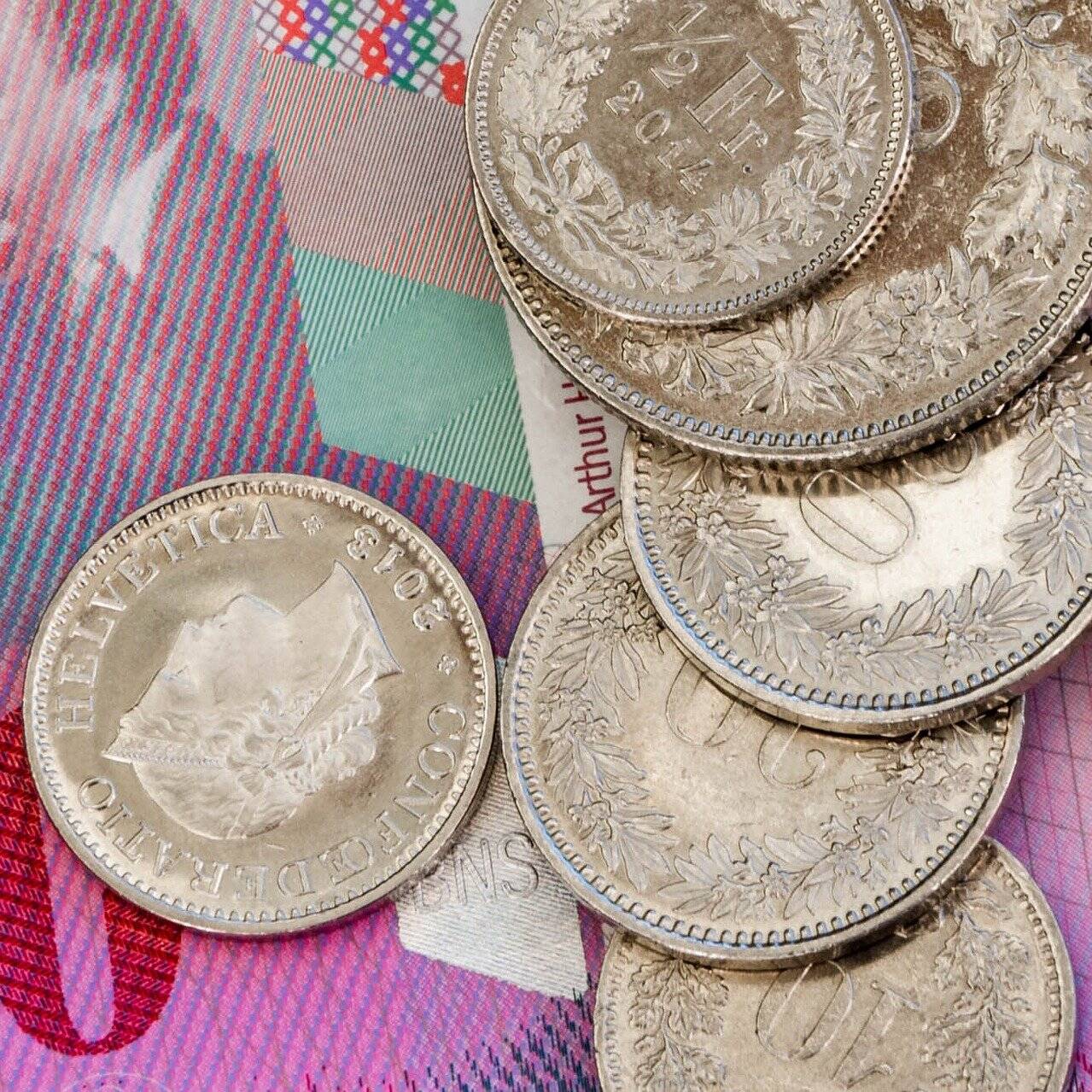 Des francs suisses à profusion pour les banques et les compagnies d'assurance suisses