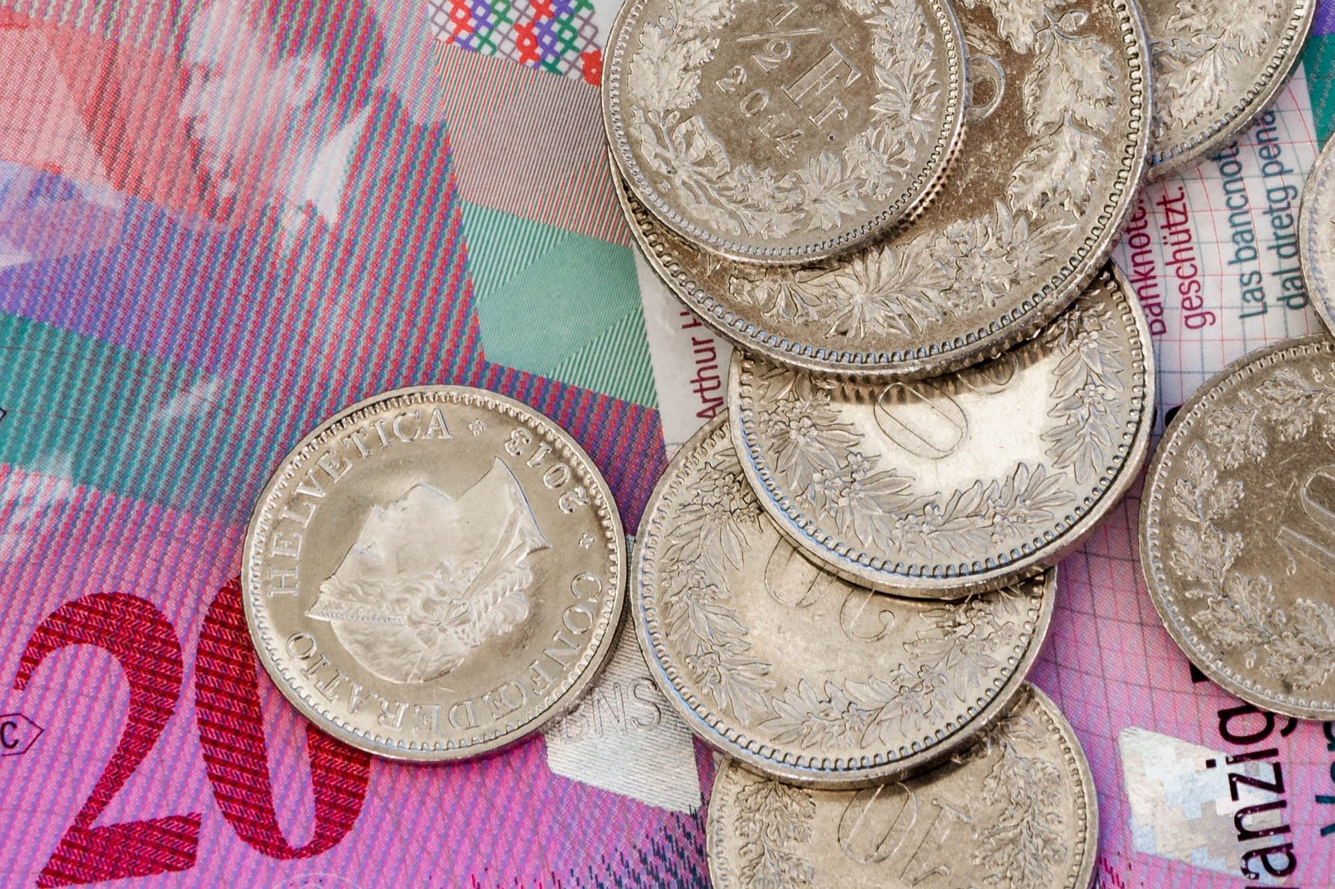 Des francs suisses à profusion pour les banques et les compagnies d'assurance suisses