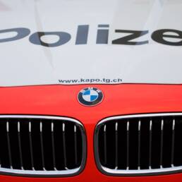 La zona anteriore di un'automobile della polizia del Cantone Turgovia