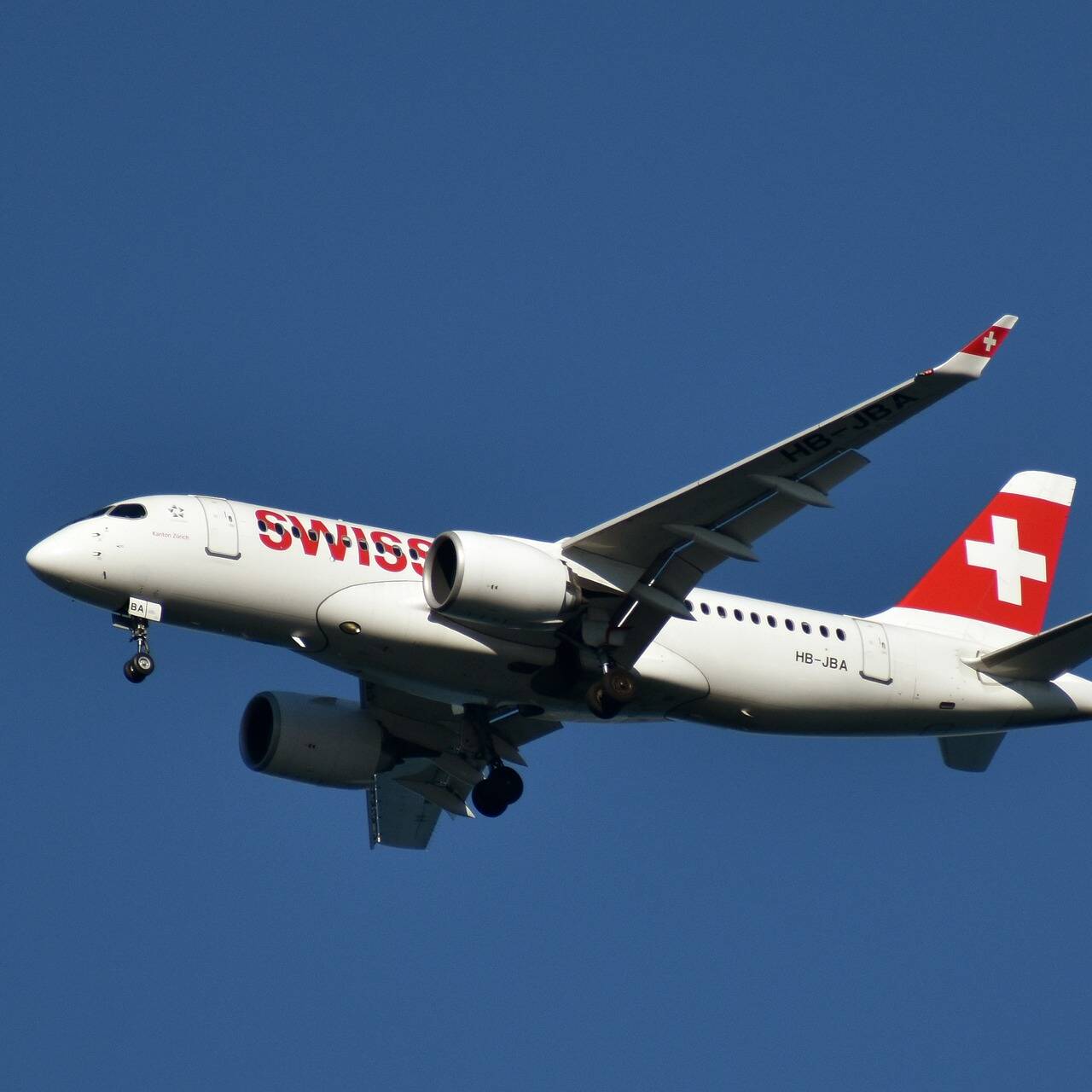 Un velivolo in azione nella livrea della compagnia Swiss