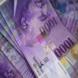 Nuova pioggia di franchi sull'economia svizzera