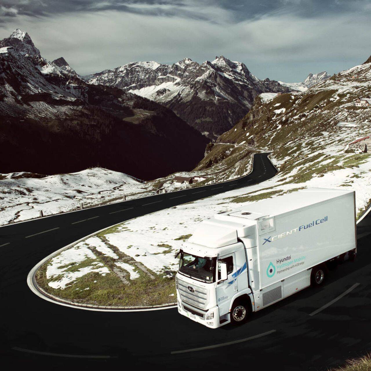 Strada Innevata XCIENT Fuel Cell Hyundai