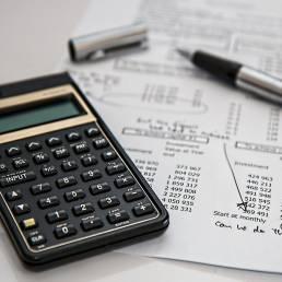 Una calcolatrice per il calcolo delle tasse