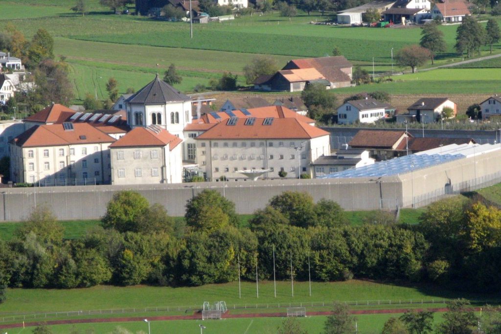 Il penitenziario svizzero di Lenzburg nel Cantone Argovia