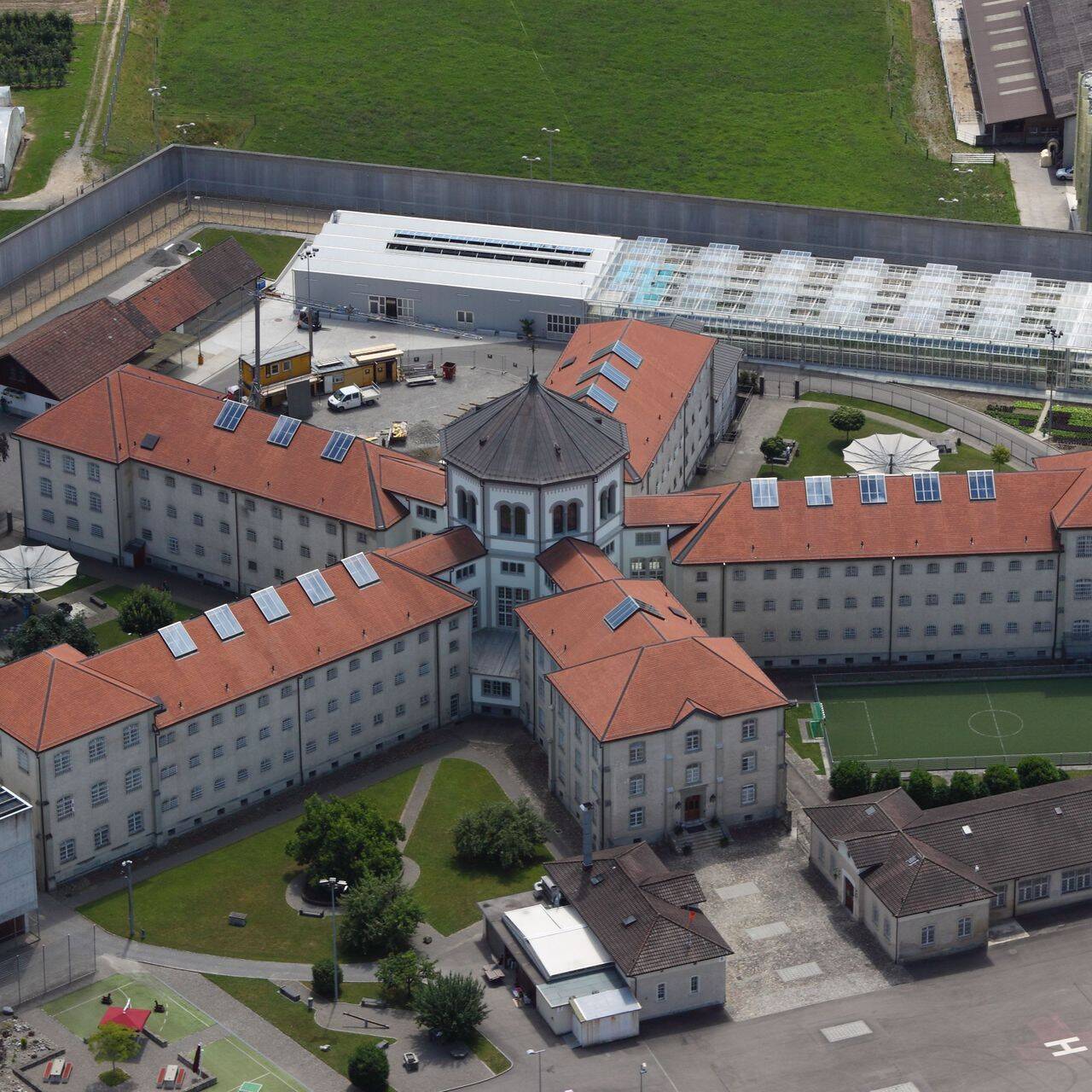 Il penitenziario svizzero di Lenzburg nel Cantone Argovia