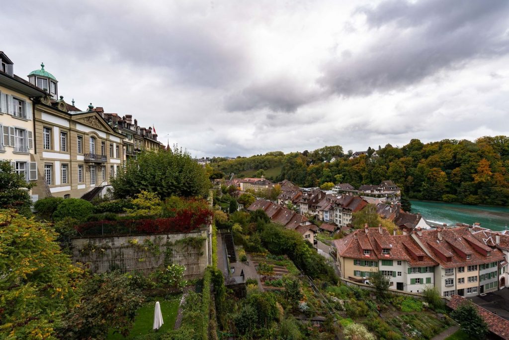 La facciata sud di Casa von Wattenwyl nella 'città vecchia' di Berna affacciata sul fiume Aar