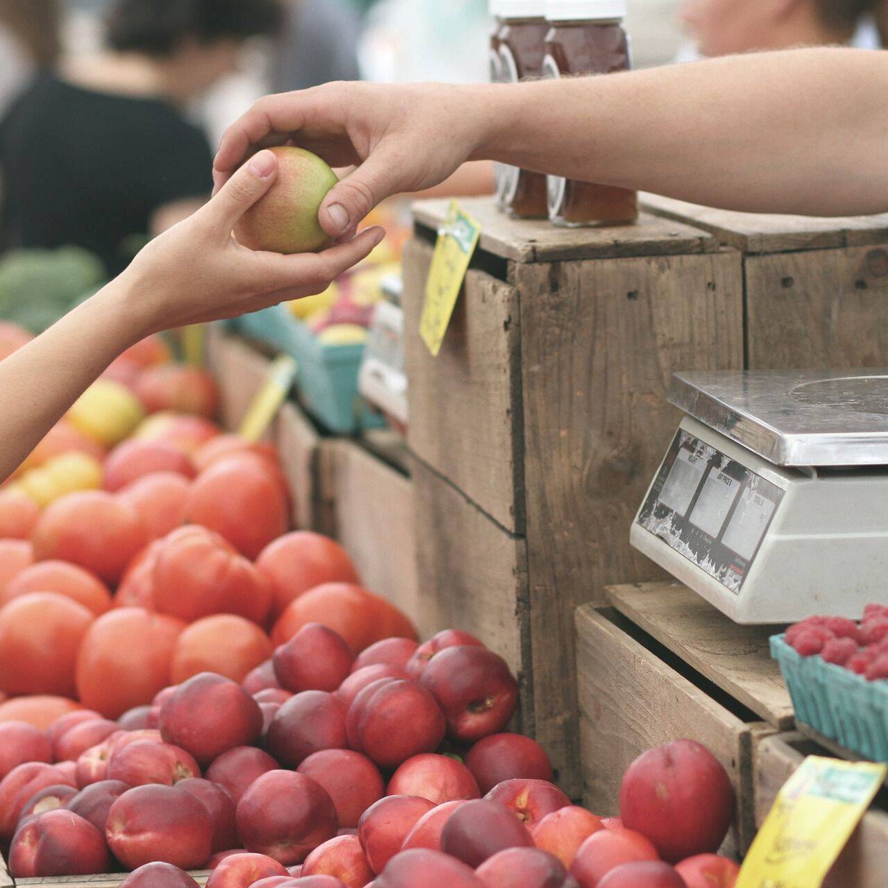 L'acquisto di una mela da parte di un consumatore svizzero