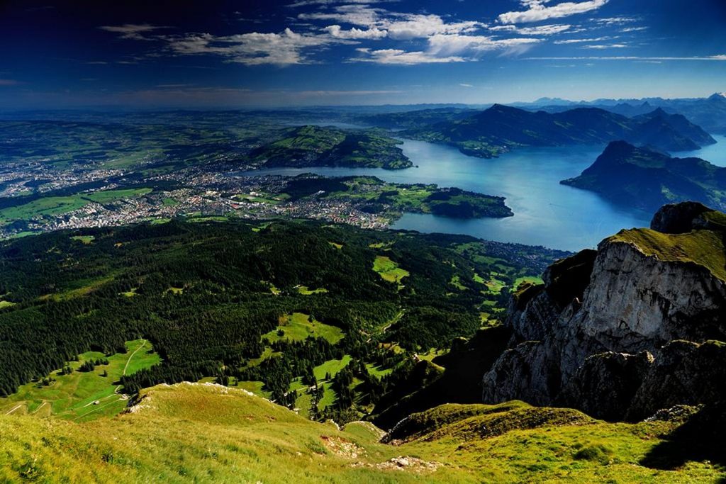 L'area di Lucerna e il lago omonimo visti dalla cima del Pilatus