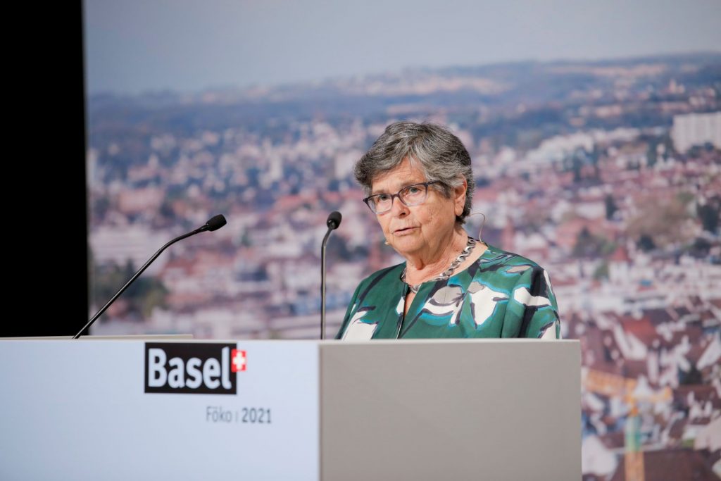 Ruth Dreifuss, prima donna a presiedere la Confederazione Svizzera nel 1999, alla Conferenza Nazionale sul Federalismo 2021