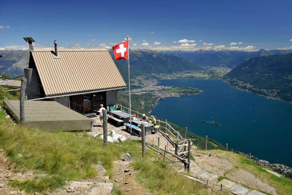 Il Lago Maggiore visto dalla capanna "Al Legn" sopra Brissago