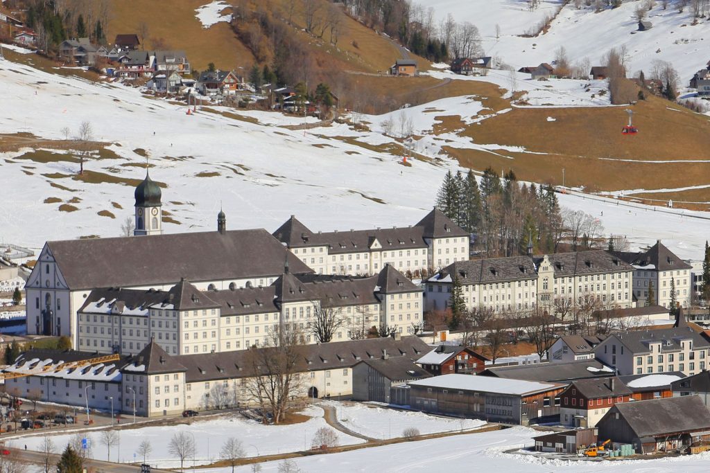 L'antica abbazia benedettina di Engelberg nel Canton Obvaldo