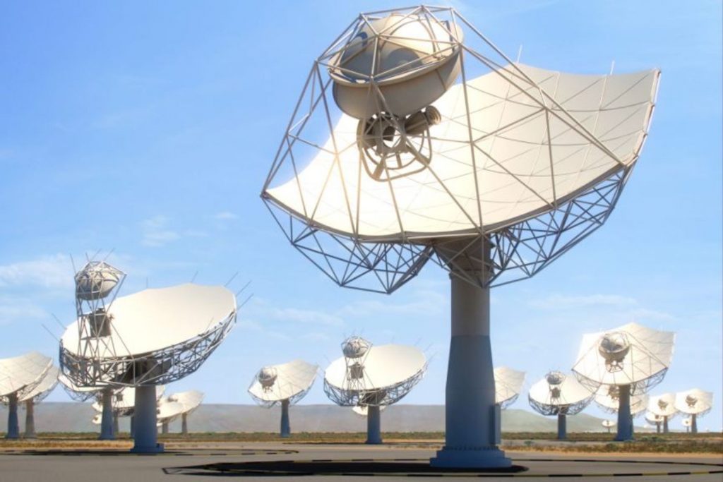 Numerose parabole dello Square Kilometre Array Observatory