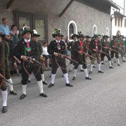 Manifestazione patriottica degli Schützen a Frangart/Frangarto, frazione del Comune sudtirolese di Eppan an der Weinstraße/Appiano sulla Strada del Vino