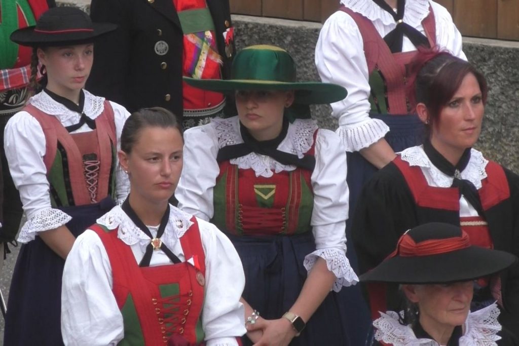 Vivandiere appartenenti al gruppo patriottico sudtirolese degli Schützen