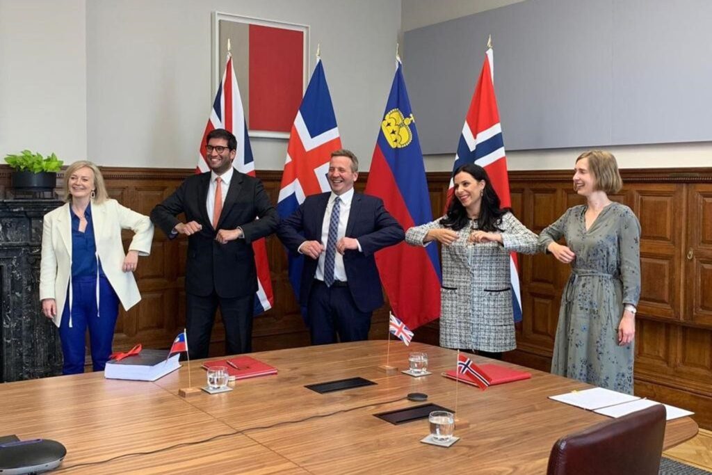 La Ministra degli Esteri del Liechtenstein, Dominique Hasler, a Londra al momento della firma dell'accordo di libero scambio fra EFTA e Regno Unito