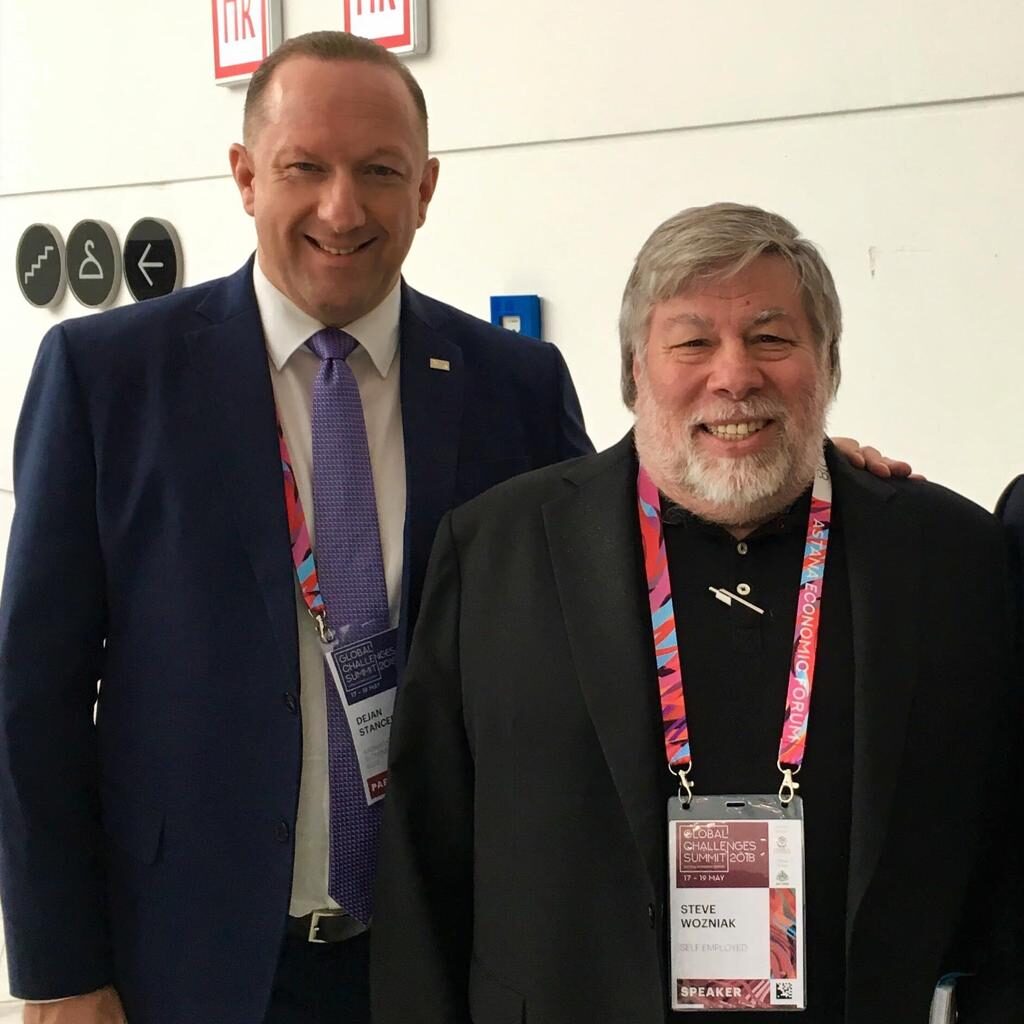 Dejan Štancer, Chairman dell'organizzazione Global Chamber of Business Leaders, con lo scienziato di origini ucraine Steve Wozniak, considerato uno dei padri del personal computer