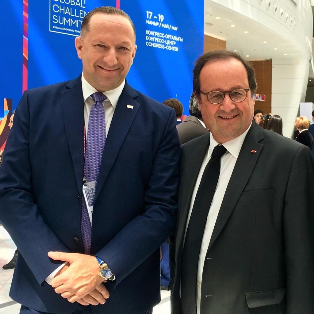 Dejan Štancer, Chairman dell'organizzazione Global Chamber of Business Leaders, con François Hollande, Presidente della Repubblica Francese dal 2012 al 2017