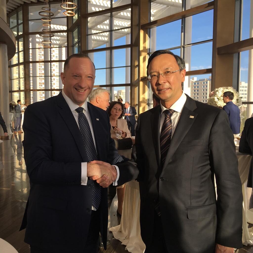 Dejan Štancer, Chairman dell'organizzazione Global Chamber of Business Leaders, con il Ministro degli Affari Esteri della Repubblica del Kazakistan, Kairat Abdrakhmanov