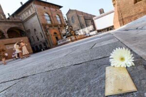 Deposizione delle pietre d'inciampo in memoria delle vittime della strage di Bologna del 2 agosto 1980