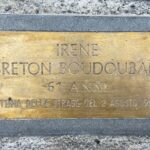 La pietra d'inciampo collocata in memoria dell’orologiaia giurassiana Irene Breton, vittima della strage di Bologna