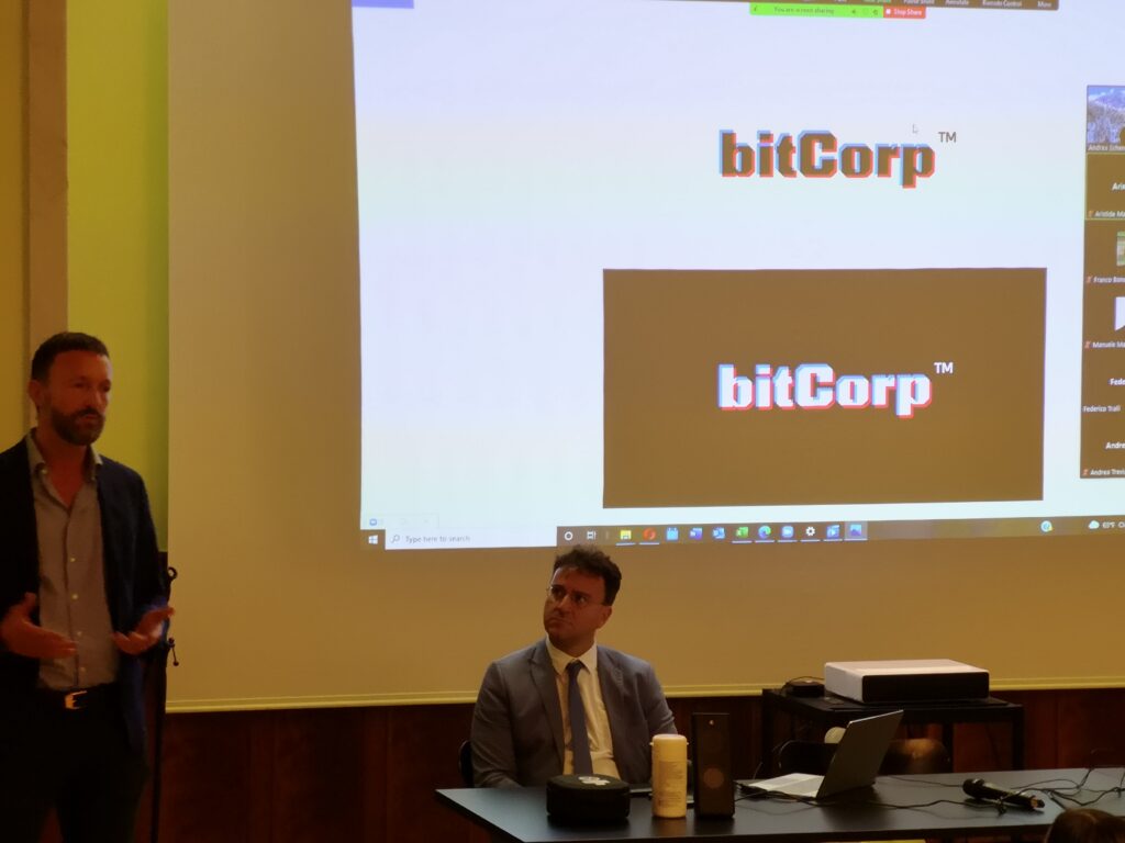 Christian Persurich, CEO di bitcorp, durante la cerimonia conclusiva del Premio Start Up e PMI Innovative il 18 settembre a Zurigo