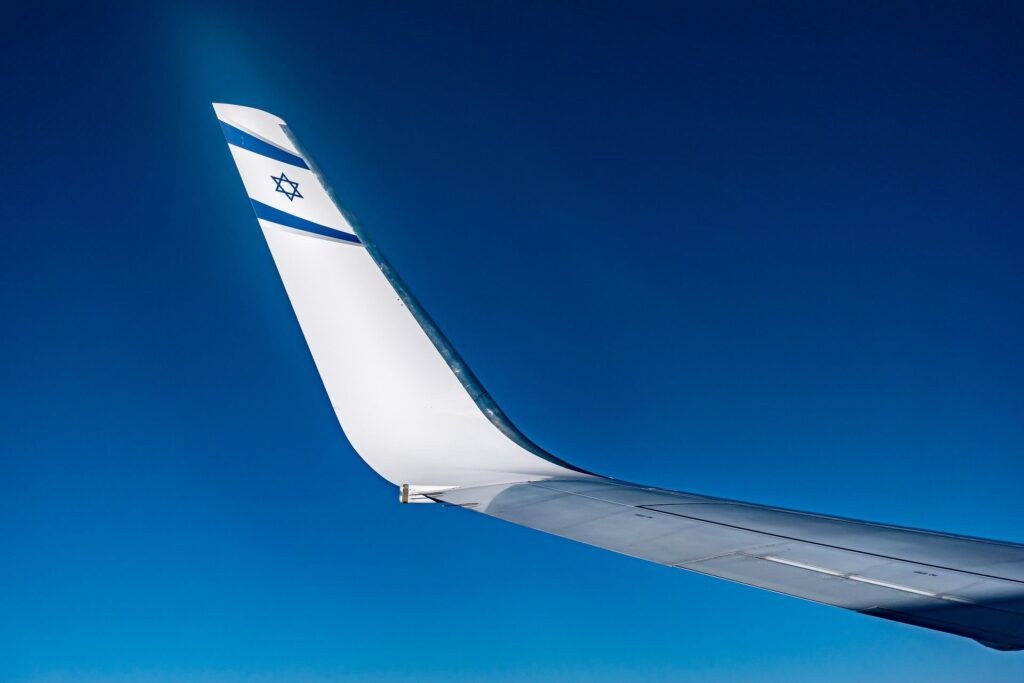 La bandiera israeliana sulle ali di un aeroplano della compagnia di bandiera nazionale El Al