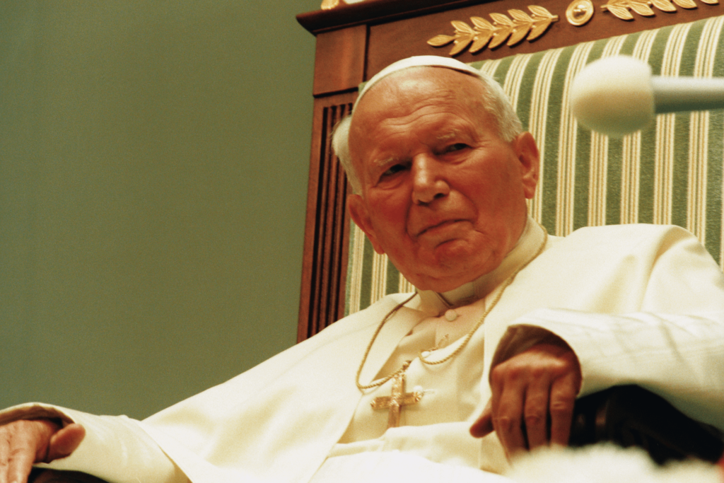 Papa Giovanni Paolo II durante la visita al Parlamento polacco nel 1999
