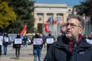 Sarkis Shahinian, Segretario Generale del Gruppo parlamentare Svizzera-Armenia, alla protesta del 20 ottobre 2020 all'ONU