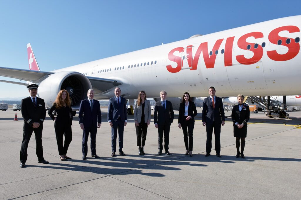 SWISS wird als weltweit erste Fluggesellschaft Solartreibstoff von Synhelion nutzen ©SWISS