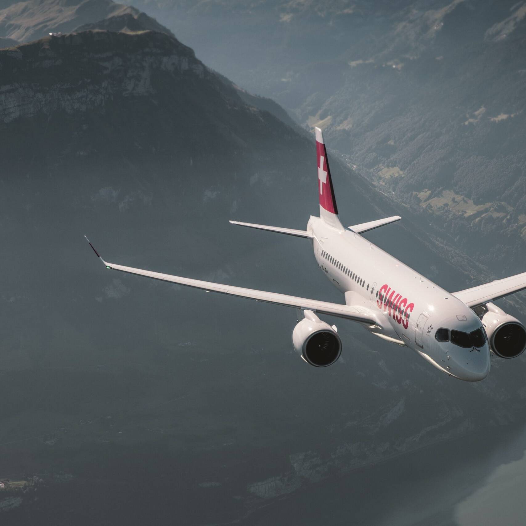 Bombardier CSeries air-to-air © SWISS