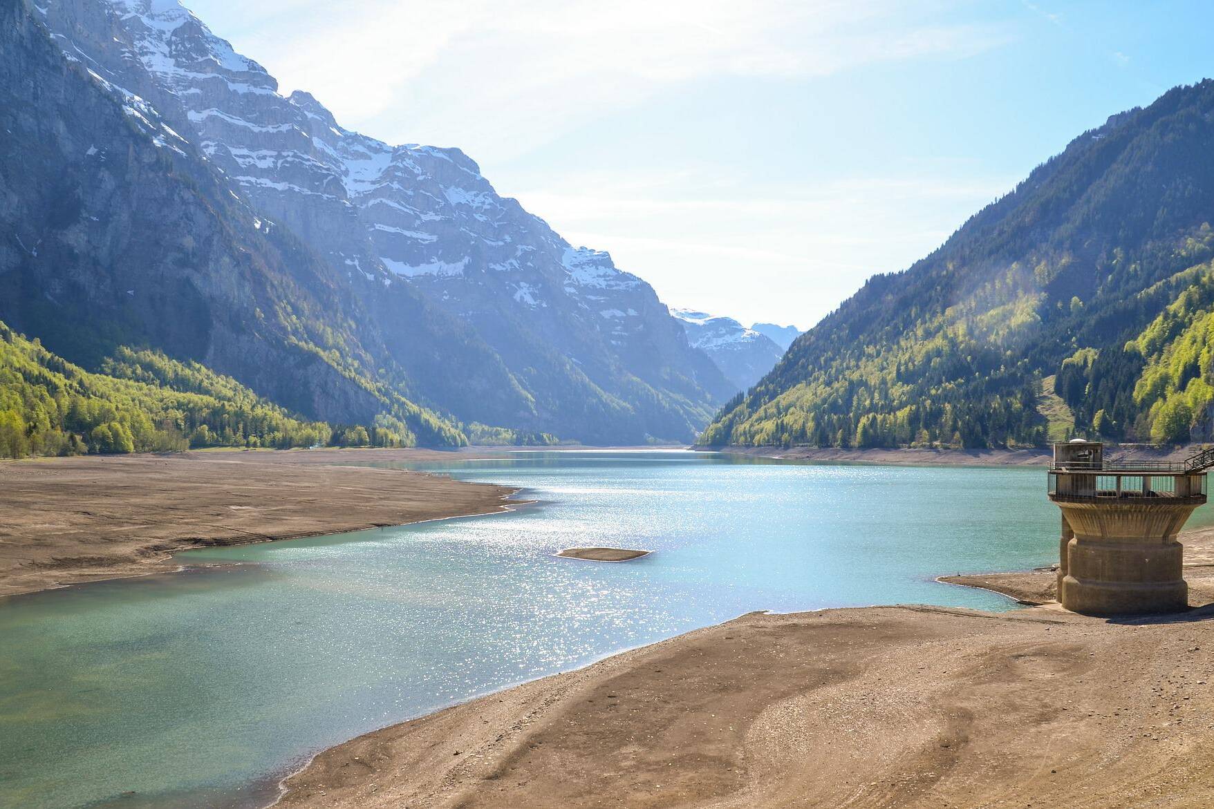 Klöntalersee in drought by  von Sarah Lötscher - Pixabay