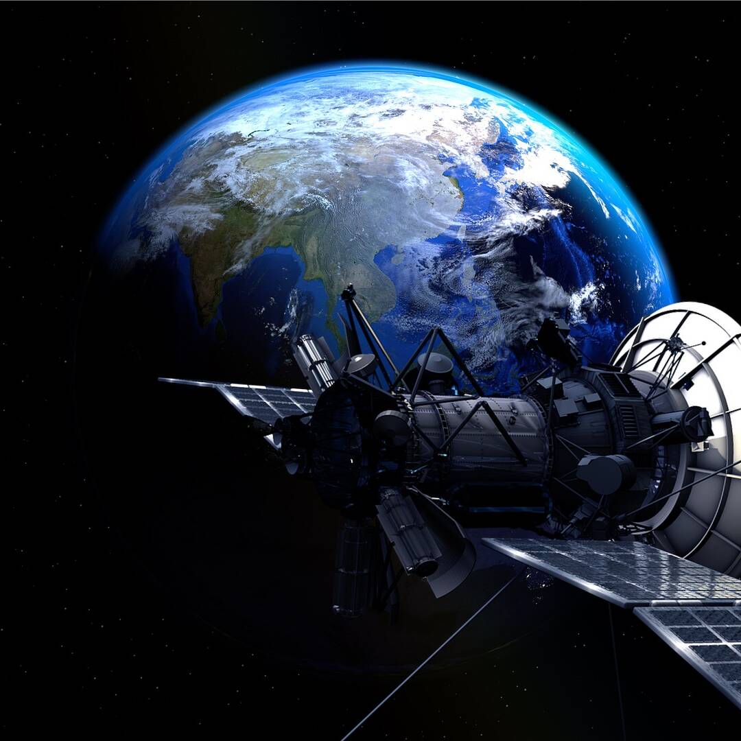 satellite in orbita