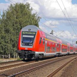 Regional Express Photo by Erich Westendarp on Pixabay