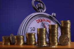 deadline - debt increase Photo by Gerd Altmann on Pixabay