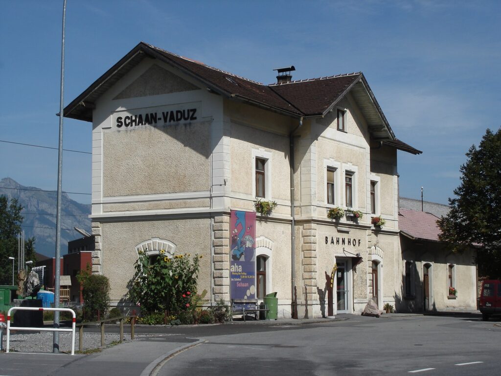 Bahnhof Schaan-Vaduz Photo by Azby on German Wikipedia