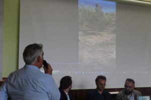Donato Fratto presenta la sua azienda agricola "Mastro Fratto" produttrice di olio di oliva