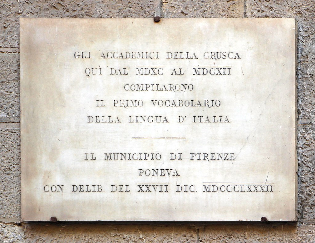 Lapide del 1882 - Casa dell'Accademia della Crusca Via Pellicceria 2 Photo by Sailko, CC BY 3.0 via Wikimedia Commons
