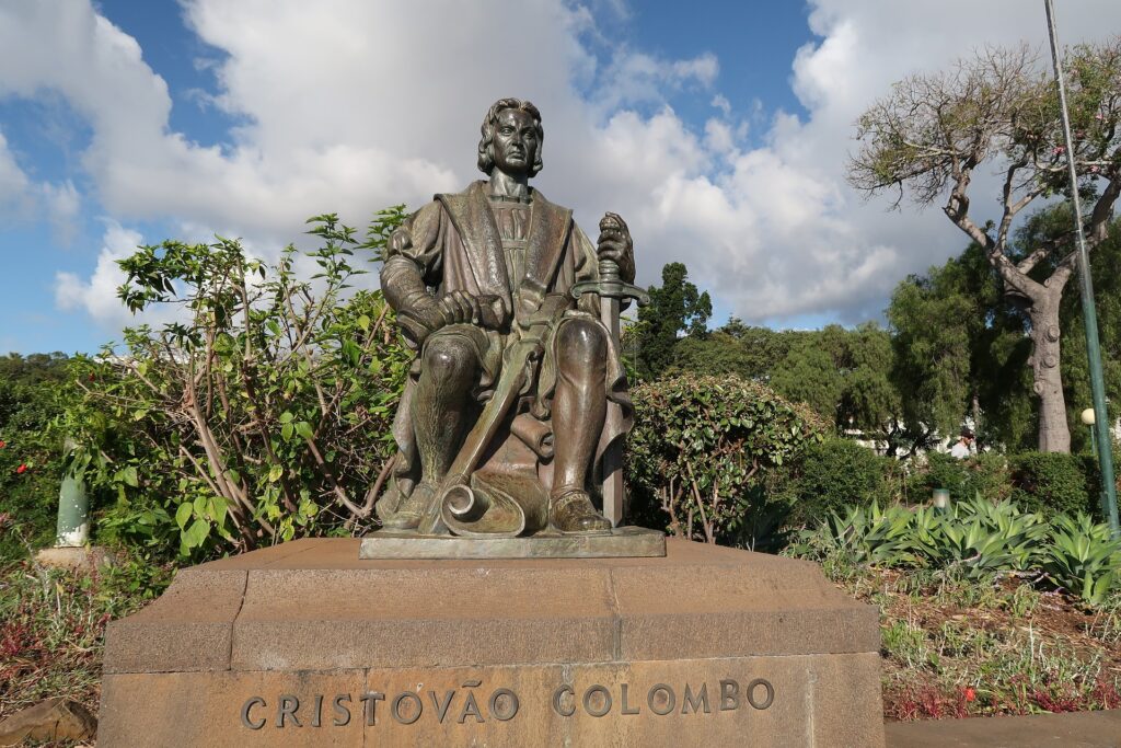 Statua dedicata a Cristoforo Colombo a Madeira Photo by Andrew on Pixabay