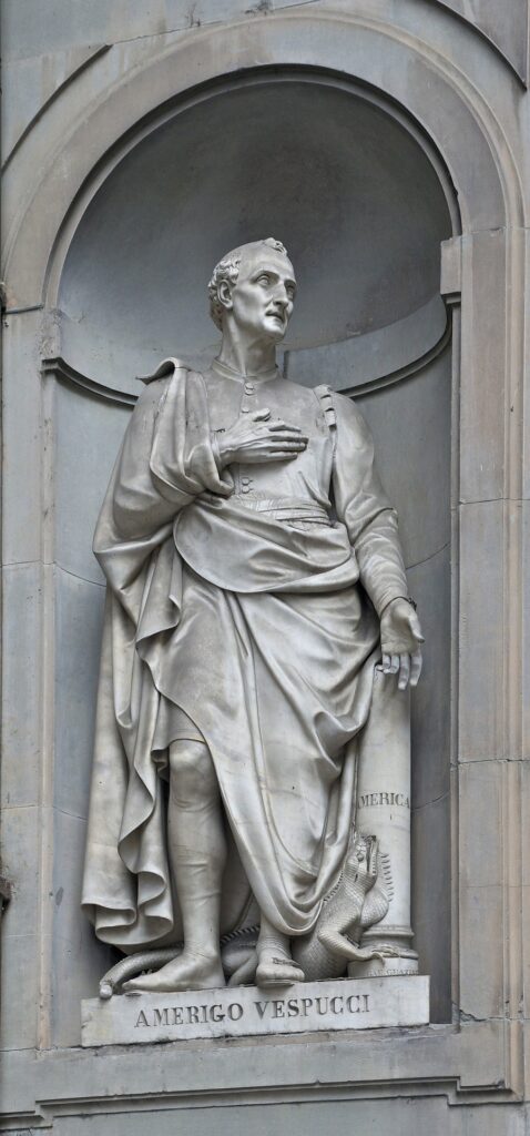 Statua di Amerigo Vespucci a Firenze Photo by WikimediaImages on Pixabay