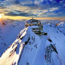Schilthorn Image by Julius Silver from Pixabay