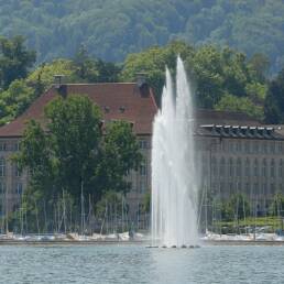 Swiss Re corporate_headquarters at Mythenquai in Zurich Photo by Jochen Teufel, CC BY-SA 3.0 via Wikimedia Commons