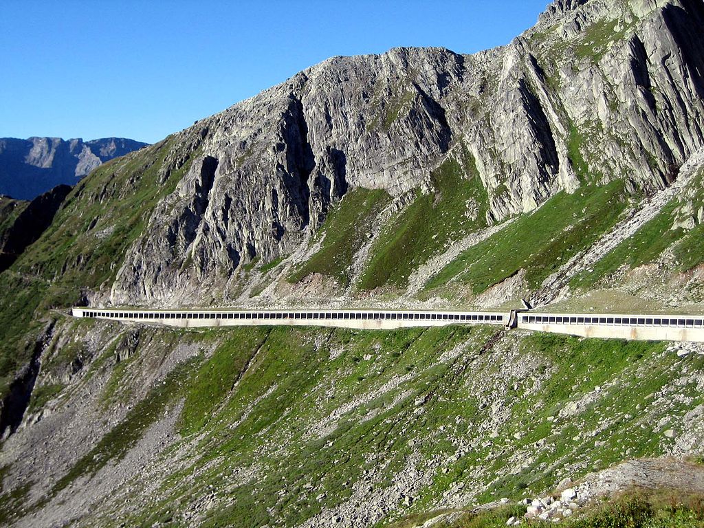 Gotthardpass Photo by upload by Adrian Michael, CC BY-SA 3.0, via Wikimedia Commons