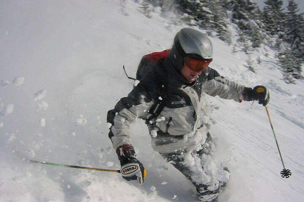 Ski freeride Photo by Philippe rameau at fr.wikipedia, Public domain, via Wikimedia Commons