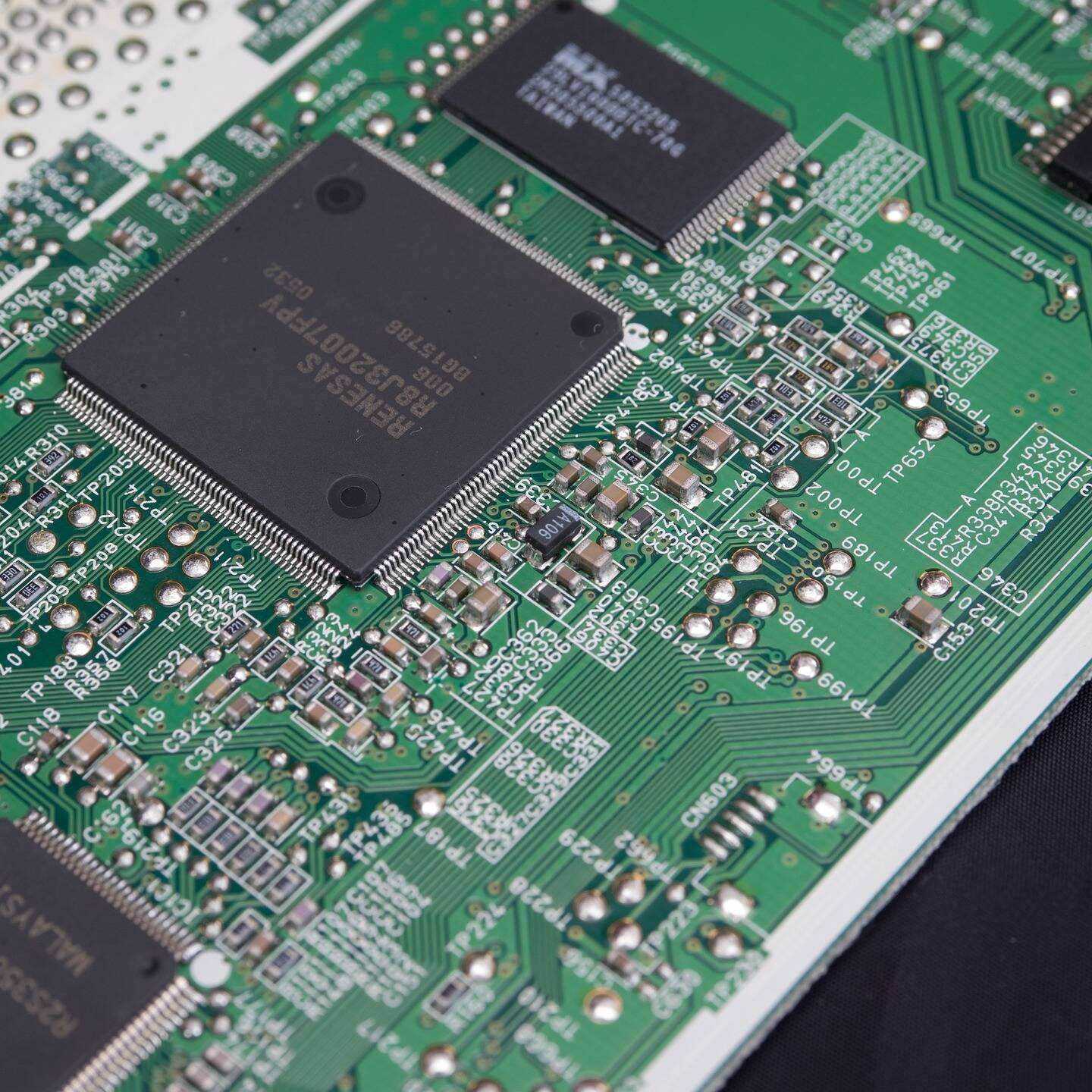 Chip electronics Image by Image by dujin yun from Pixabay
