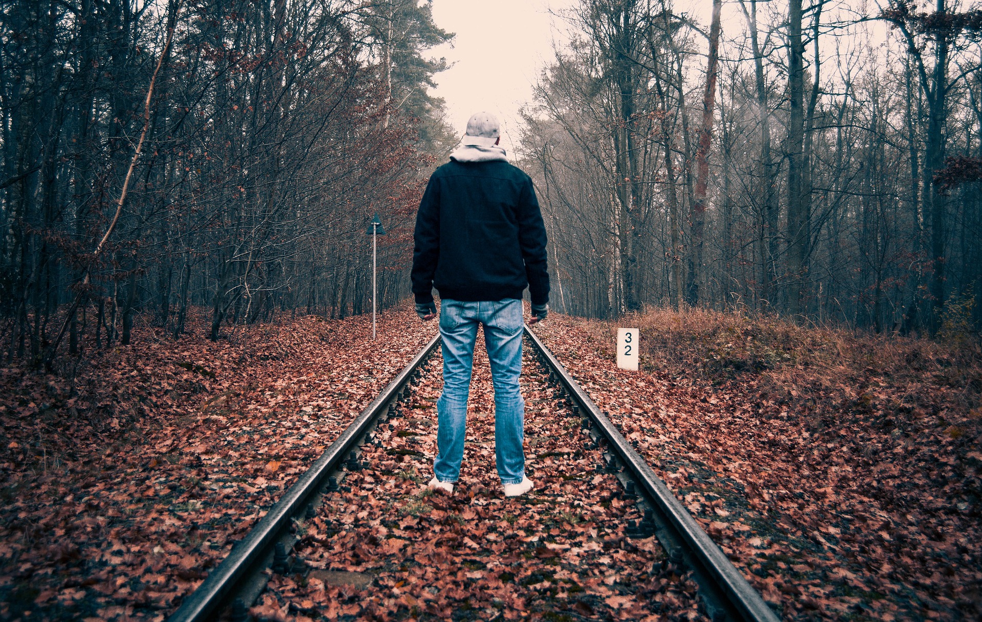 Loneliness Image by Janusz Walczak from Pixabay