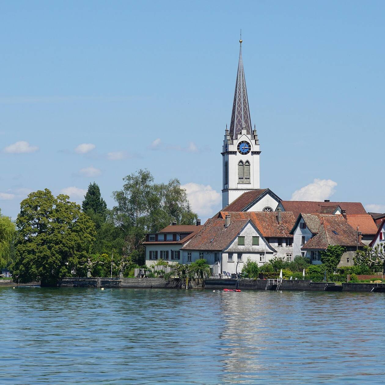 Berlingen - TG- Switzerland Image by Marcel Langthim from Pixabay