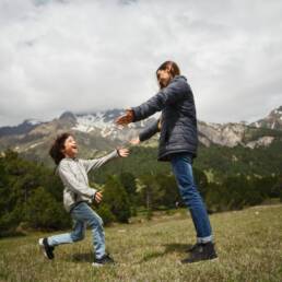 Mother and son enjoying time together in the great outdoors. Image by jonas mohamadi on www.pexels.com