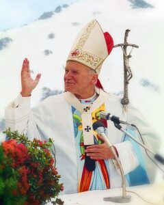 Pope John Paul II (Karol Józef Wojtyła) Image by Gregorini Demetrio, CC BY-SA 3.0, via Wikimedia Commons