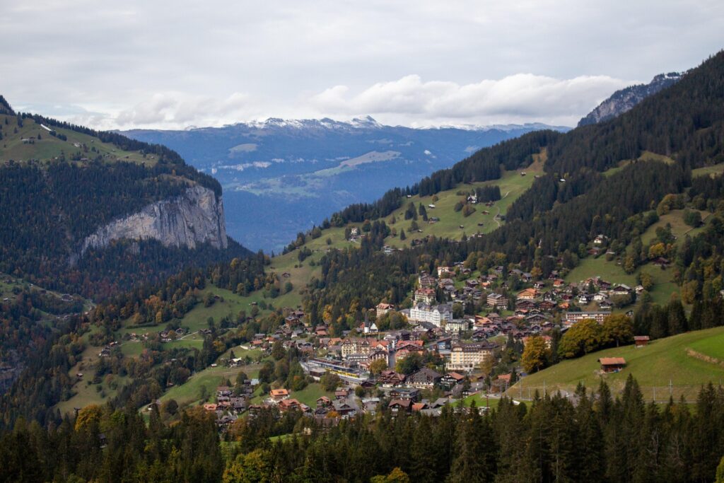 Wengen (BE) Image by Regina from Pixabay
